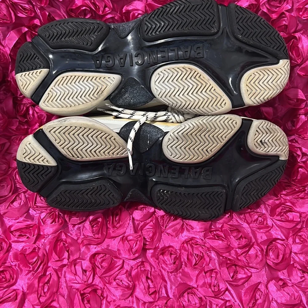 Balenciaga Triple S Sneaker Split - Picture 9 of 13